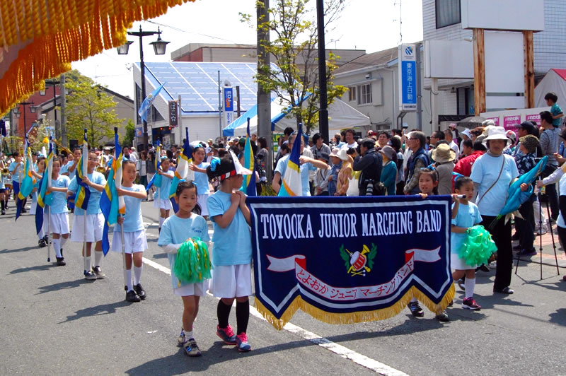 �I�[�v�j���O�p���[�h�E�L���W���j�A�}�[�`���O�o���h